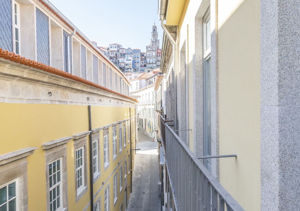 Oporto Collection Mouzinho da Silveira view 5