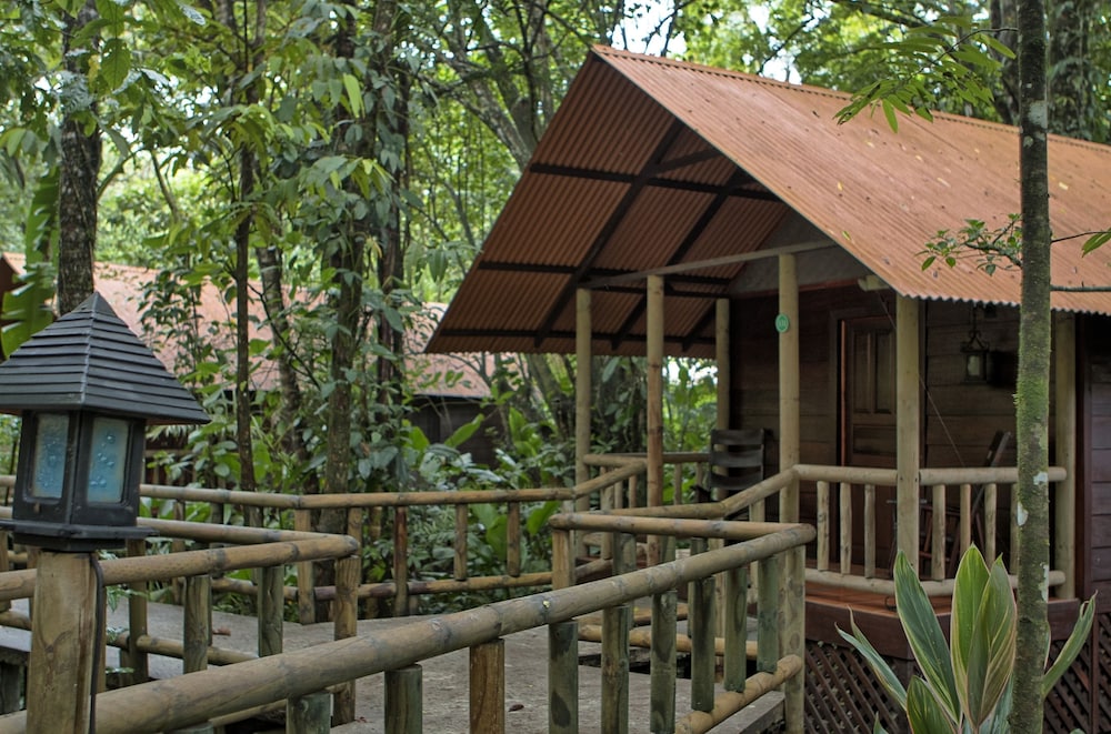 Aninga Lodge
