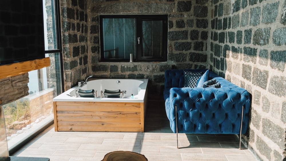 Madağ Bungalov