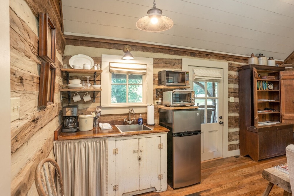 Green Frog Farm Cabins