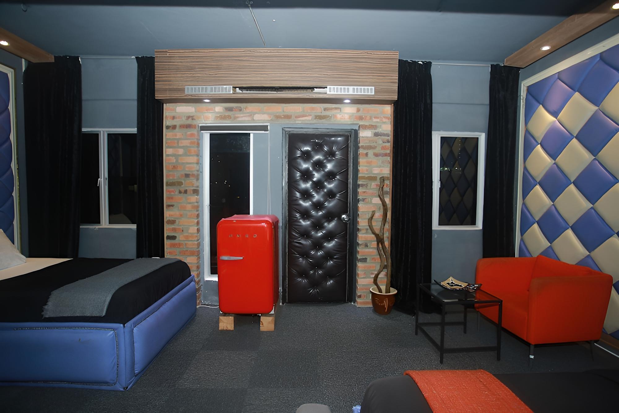 Bunker Hotel & Restaurant