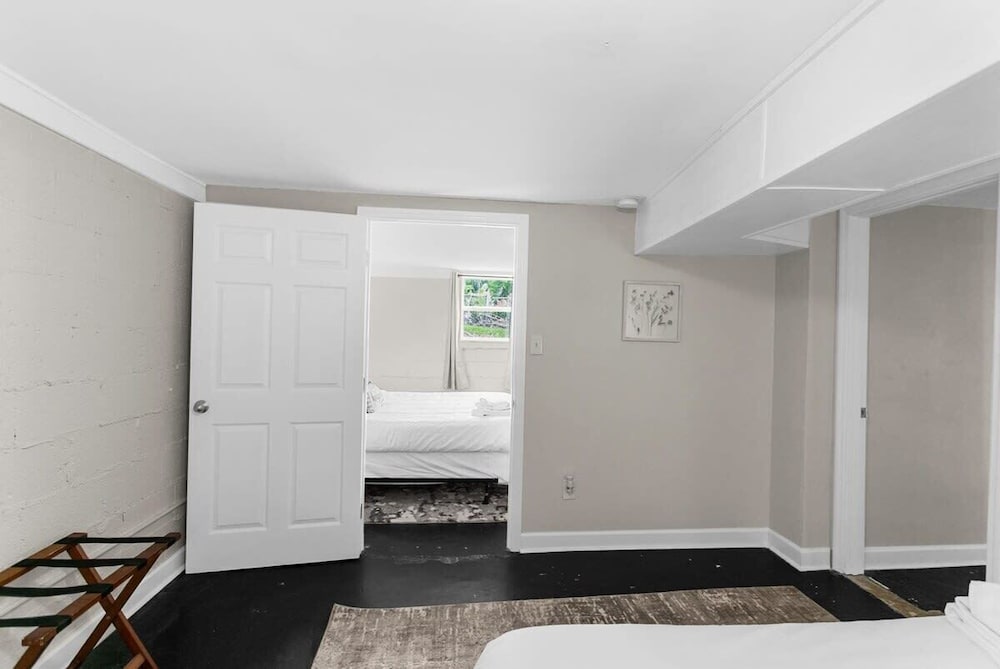 Dugan Ave Unit B