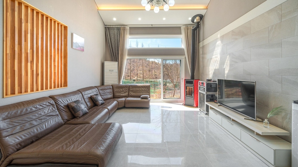 Daebudo Freesia Private Pool Villa