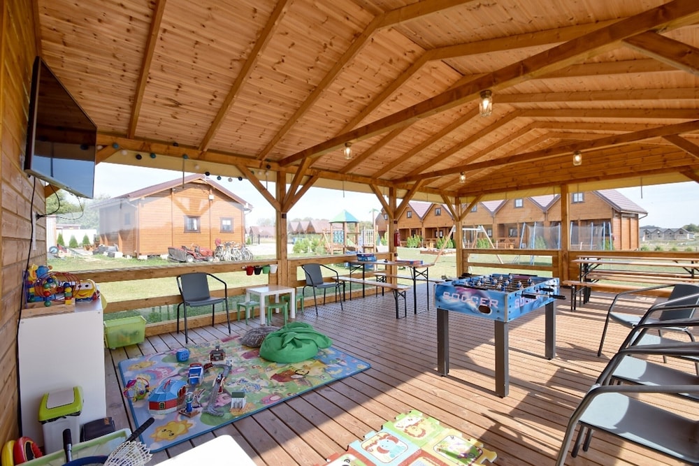 Holiday Homes With Pool, Mielenko