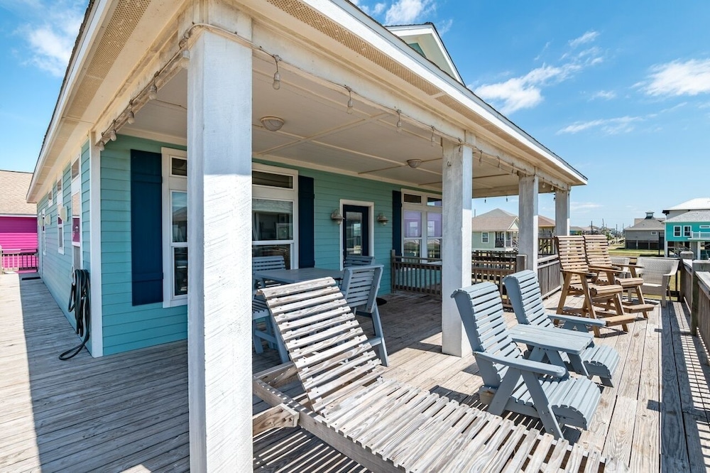 Chillax Inn 3 Bedroom Home by RedAwning
