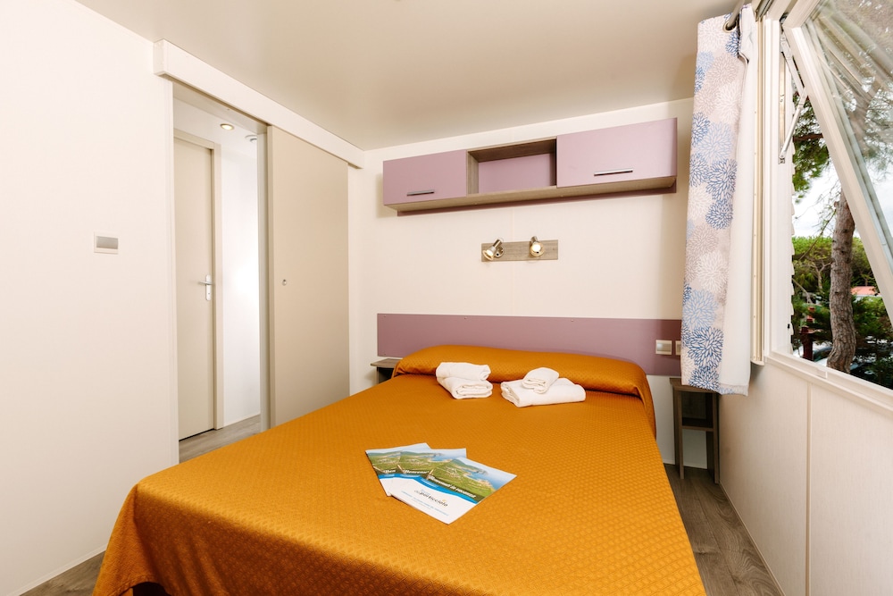 Torre del Porticciolo Camping Village Glamping view 4