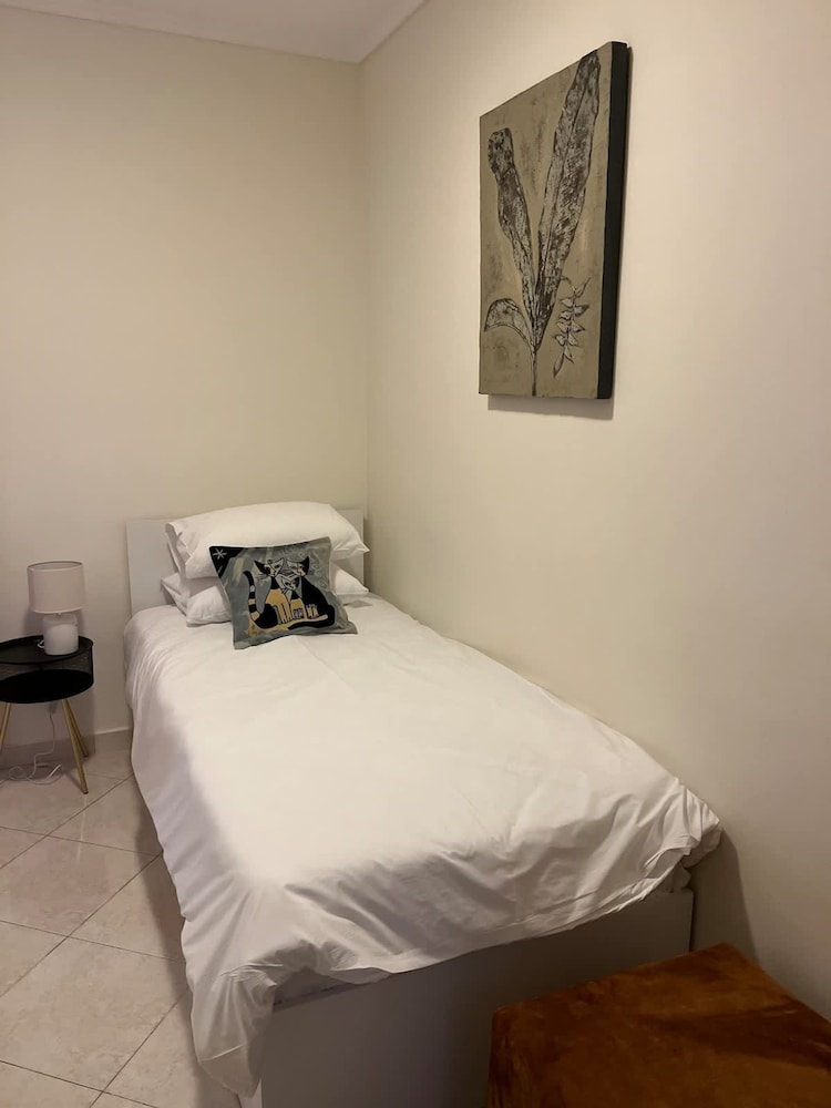 Cozy Apartment in Old Town Ano Polis