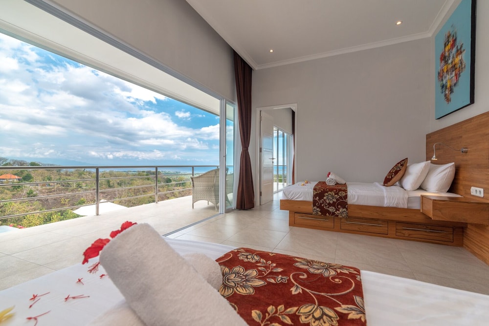 Villa IzaJay