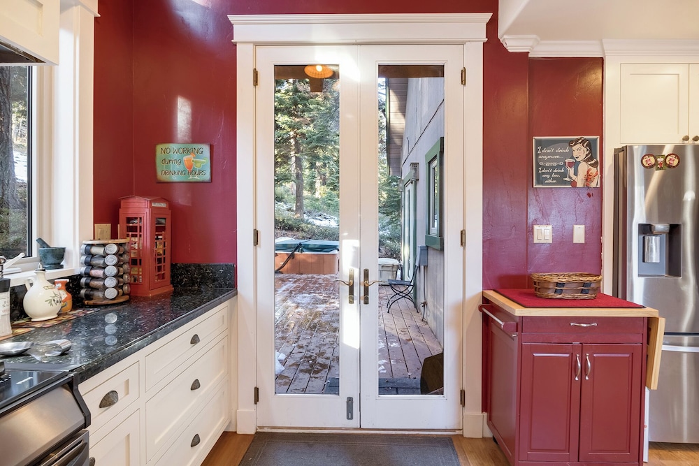 Carnelian Bay Getaway