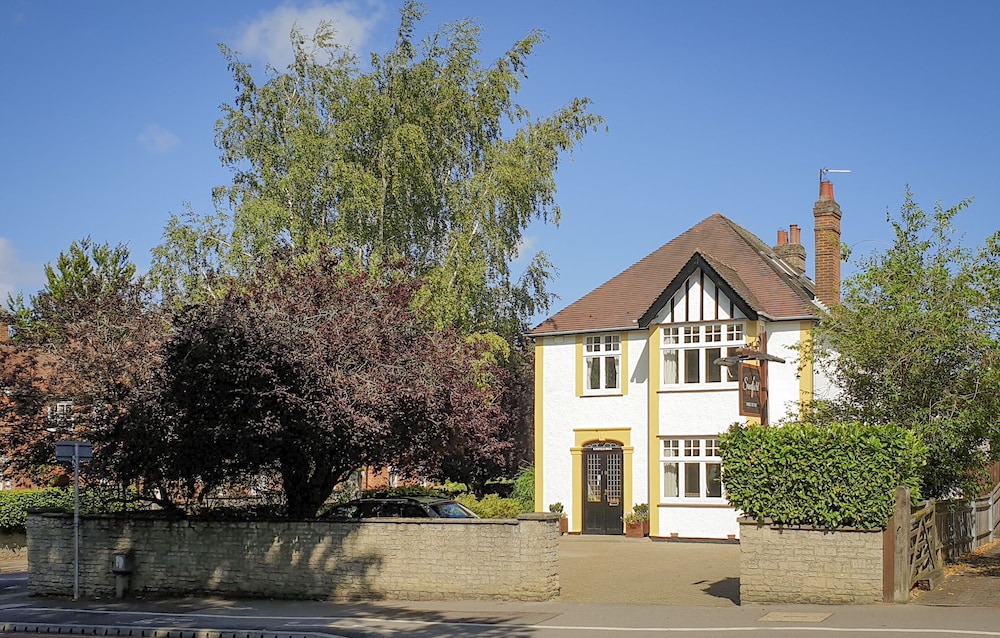 Sandfield Guest House