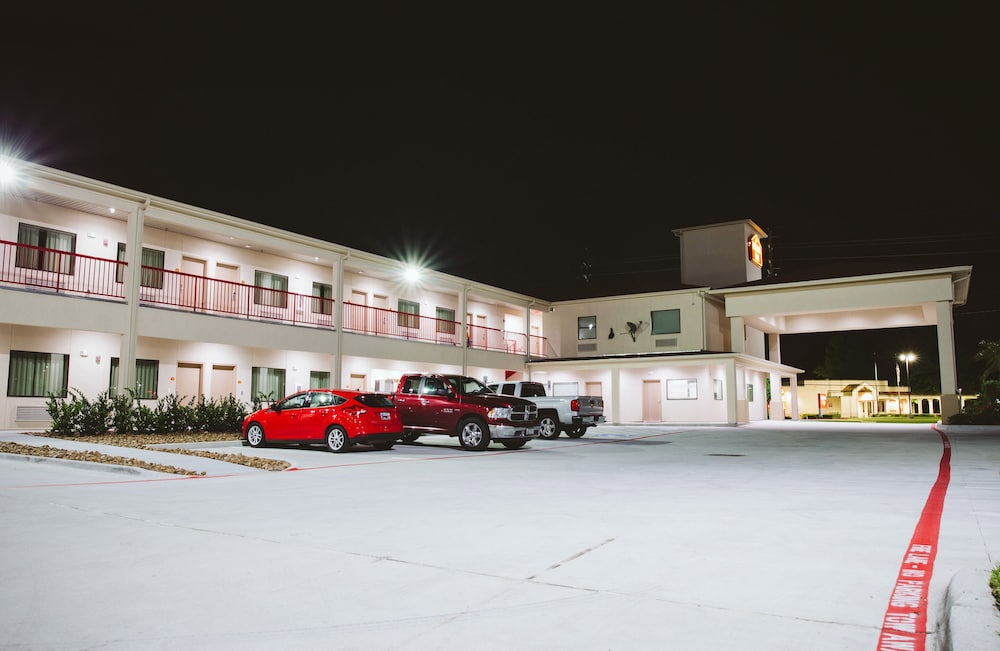 Palace Inn 290 & Jones Rd