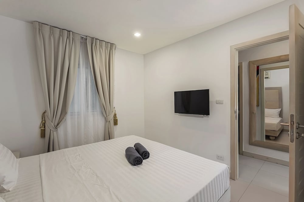 Karon Butterfly Condominium Phuket