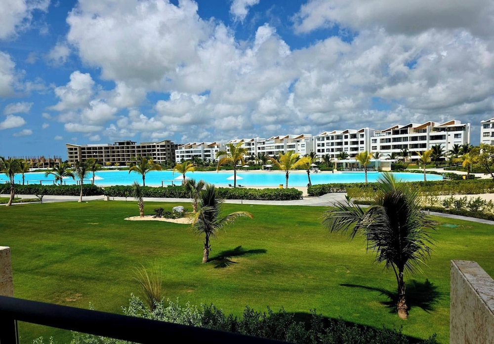 Oasis Turquesa Punta Cana Crystal Lagoon