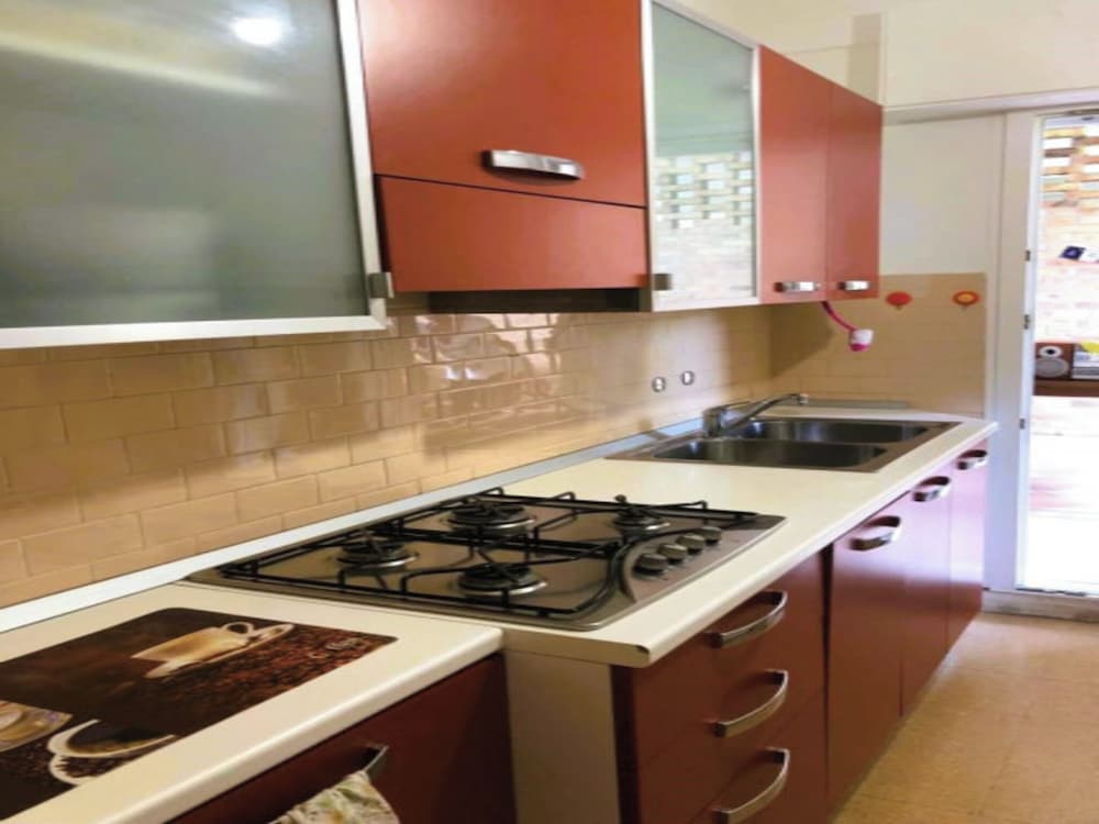 Spacious Flat With Large Terrace-beahost
