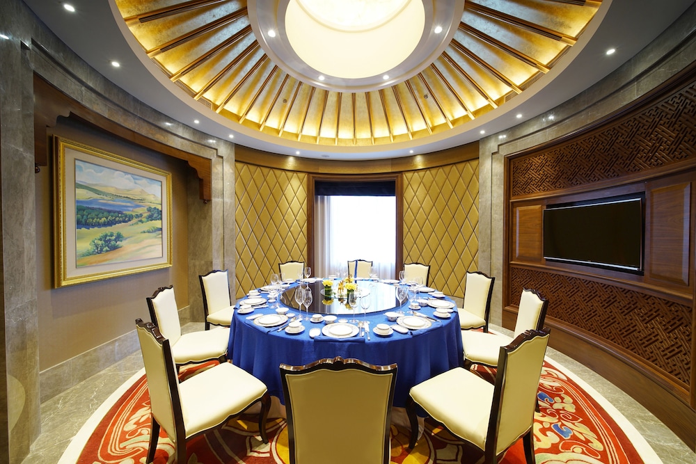 Qingshan Hotel Baotou(Yingbin Building)