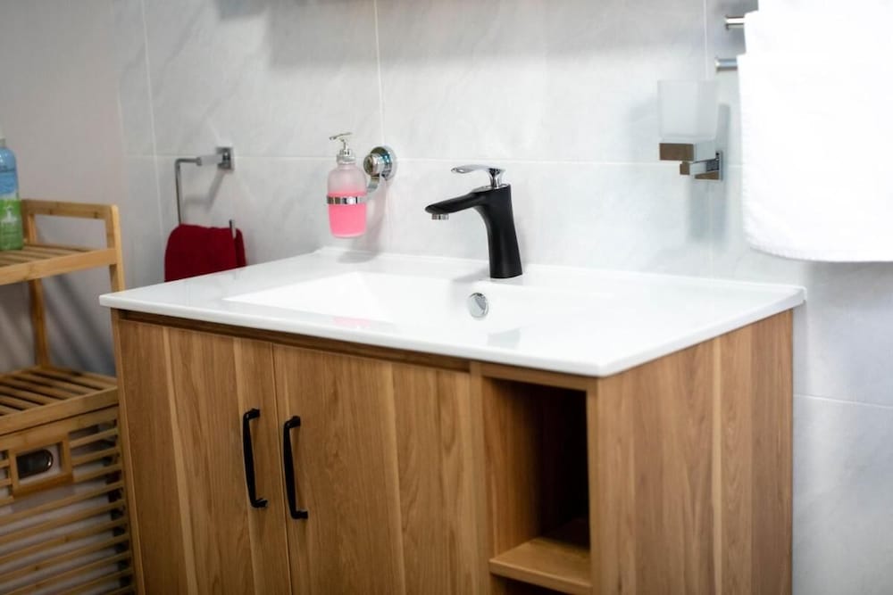 Luxurious Self-catering Apartment in Benoni With Private Entrance