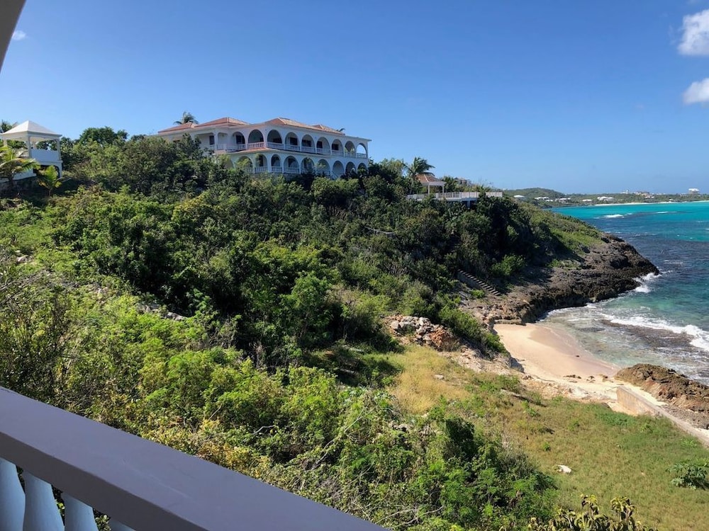 Patricks Bay Villa - Image 3