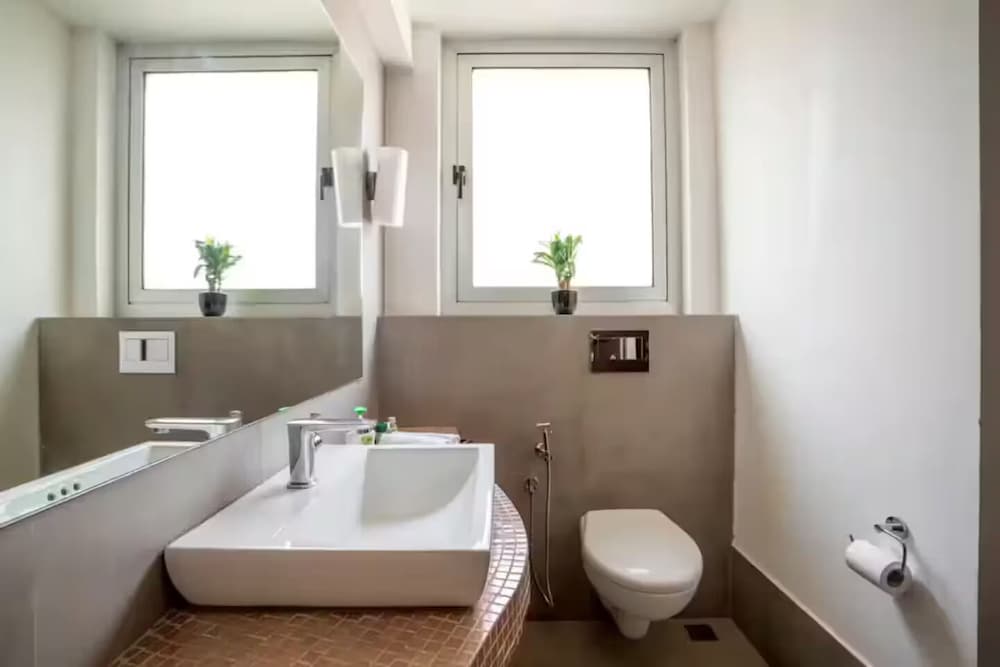 The Coastal Nest - 2BHK by Da Alohas