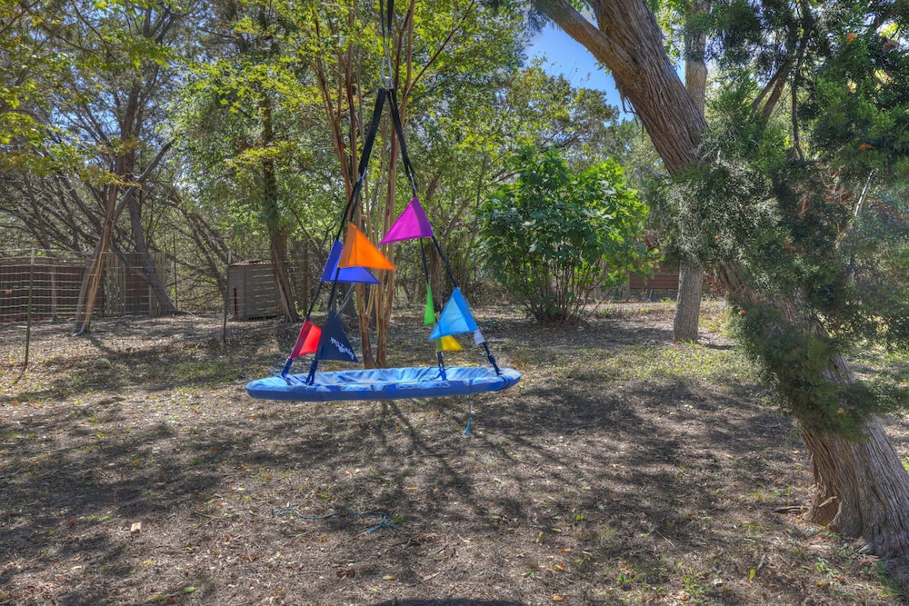 Terracotta Oasis - Wimberley for 30 Guests
