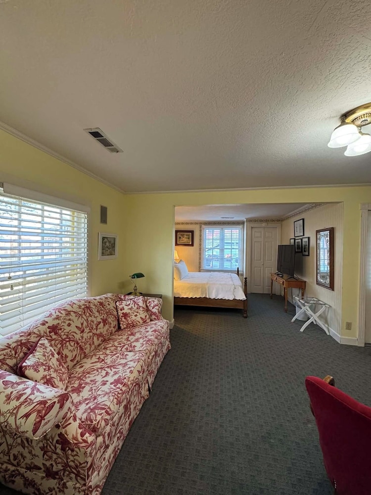 Cottage Nine in Jacksonville