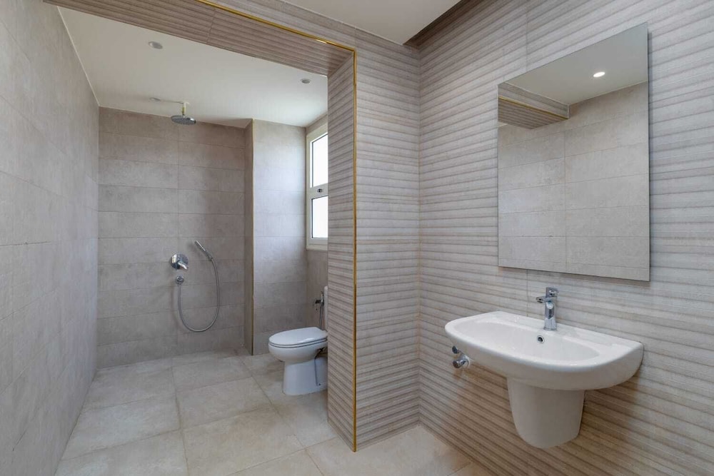 7BD Villa With Pool & Garden