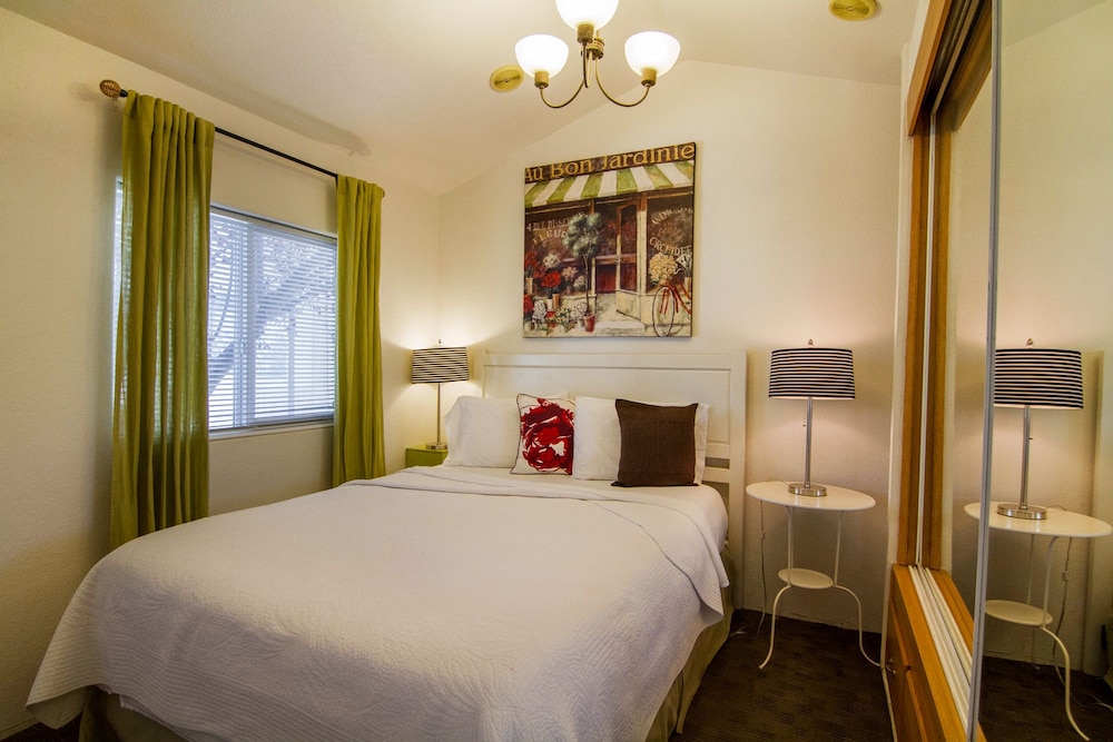Arden Acres Executive Suites and Cottages
