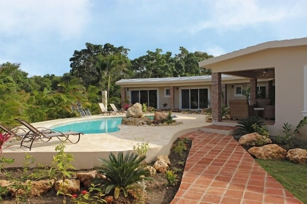 Well Furnished w Private Pool, BBQ & Palapa Bar