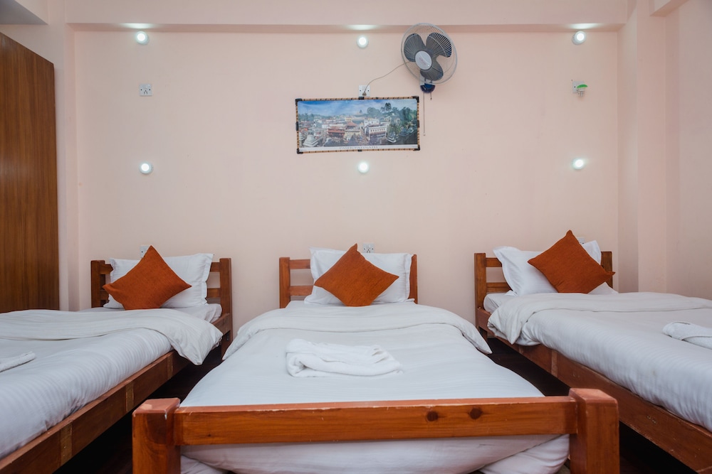 Famous House Kathmandu - Hostel