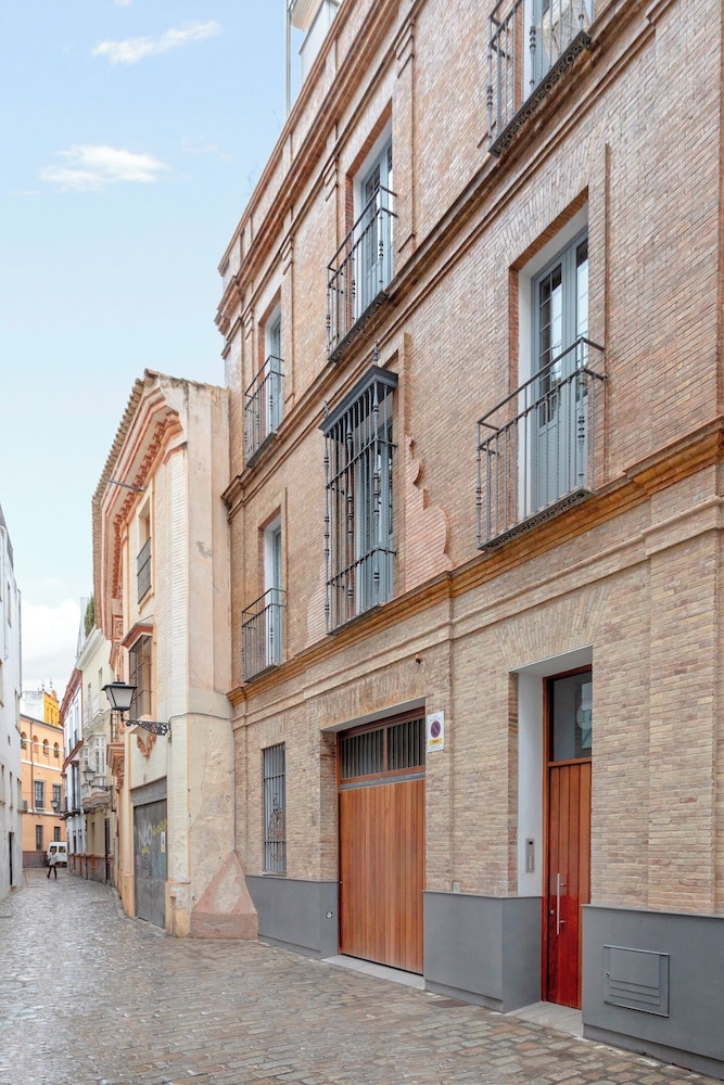 Genteel Home Goyeneta
