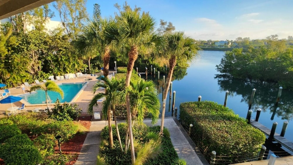 Longboat Bay Club by Coolvacay