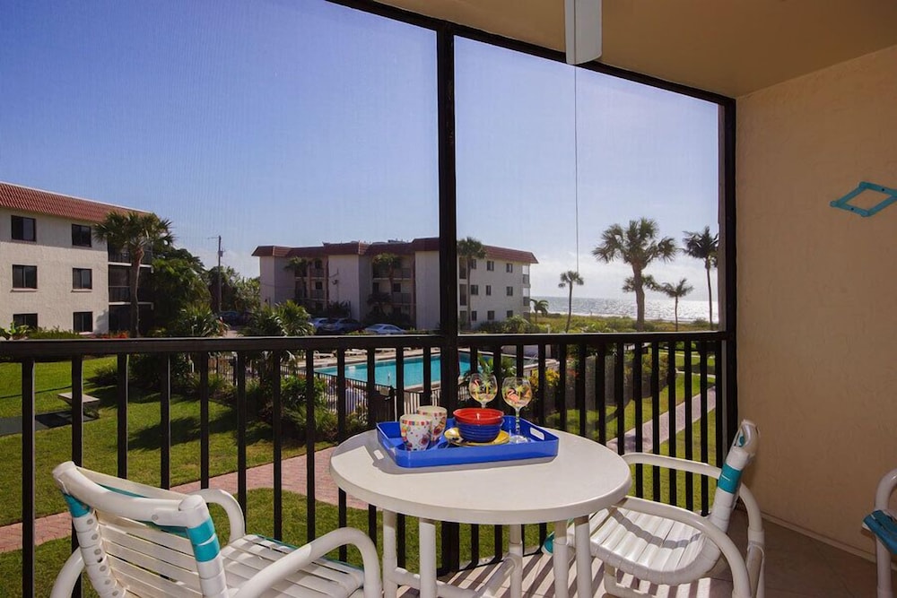Sandalfoot Beachfront Condominium, photo 23
