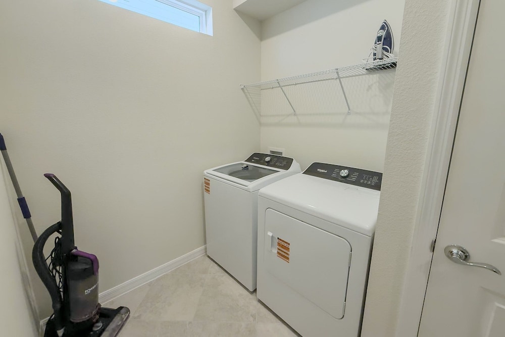 Luxury 5BR Home w/ Pool, Cinema & Game Room