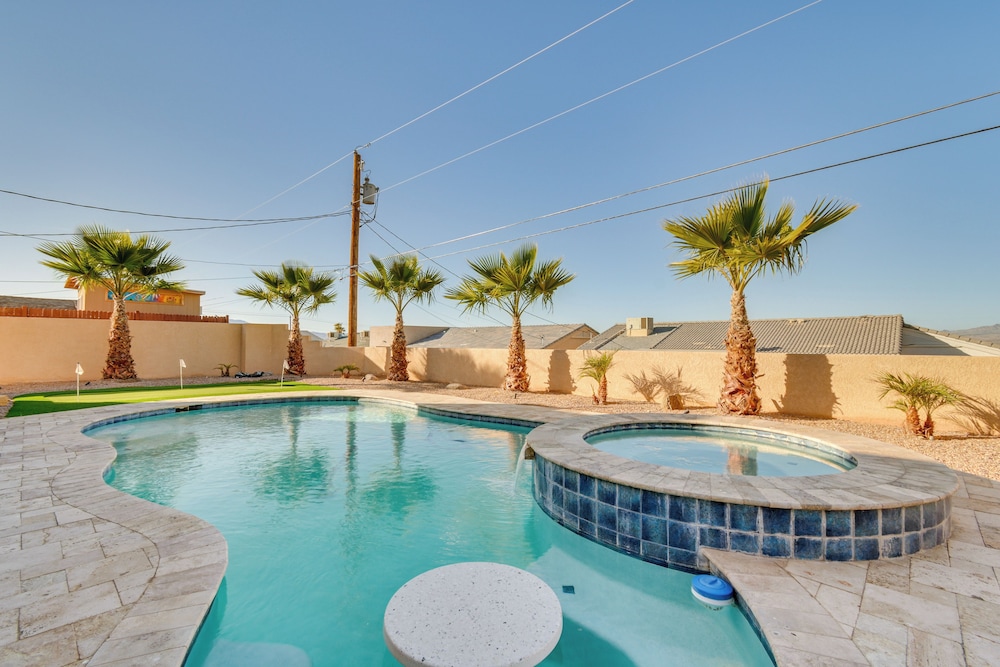 Putting Green & Mtn View: Lake Havasu City Home! view 3