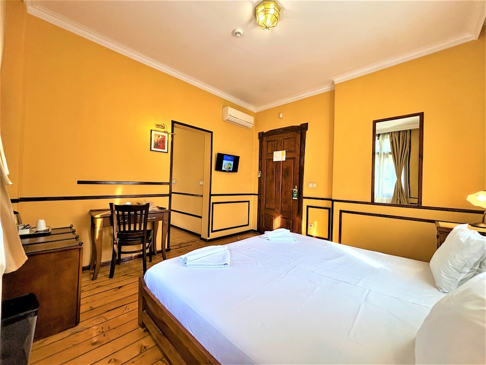 Lopera Guest House