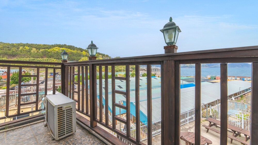 Geoje Evergreen&pinetree Pension view 5