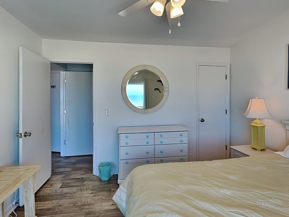 Livin' the Ruff Life by Topsail Realty