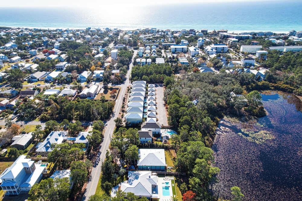 Tranquility & Nearby Beach Access: Private Oasis