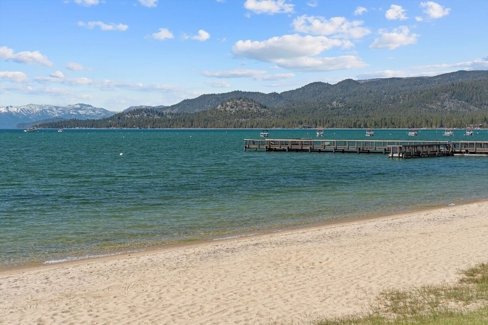 Lake Tahoe Vacations - Swimsuit Required 4 Bedroom Home by RedAwning - Property Image 14
