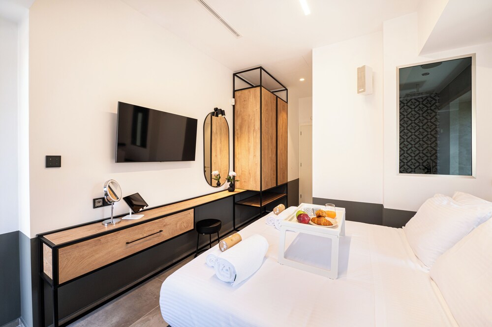 Cardamilia Suites