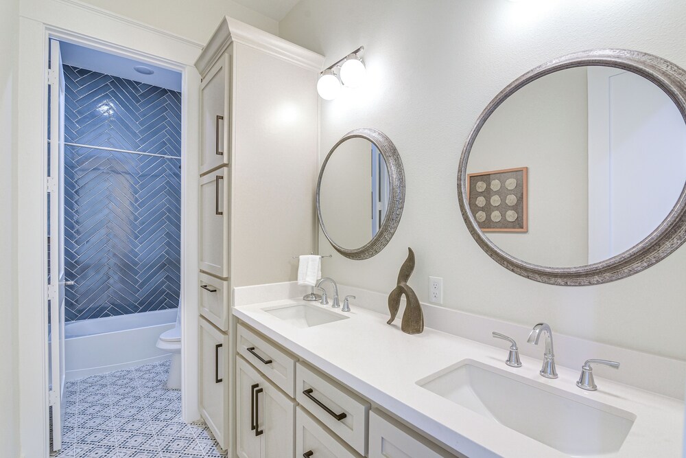 Walk to Beach: Galveston Gem w/ Pool Access