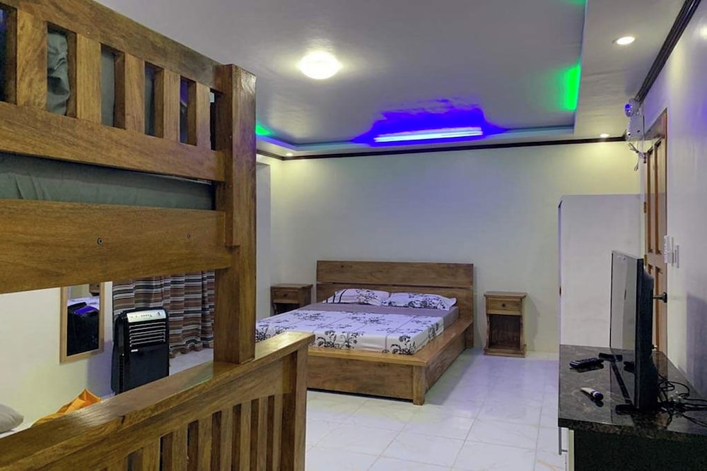 Michael's Homestay - Farm Villa near Patar Beach & Bolinao Falls