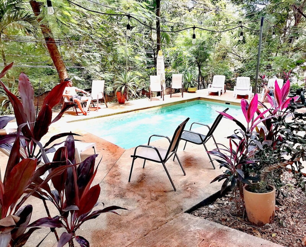 Casa Pura Vida Surf Hostel