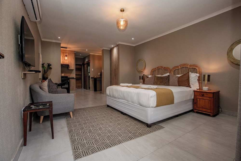Bushbaby Valley Lodge