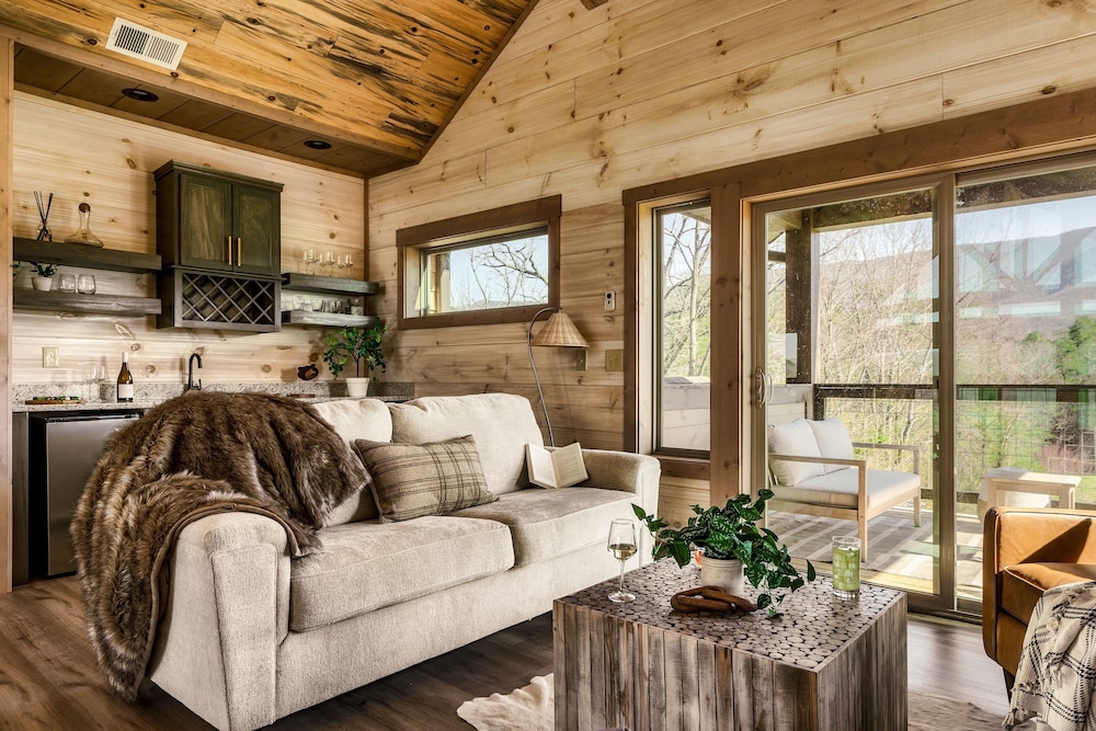 The Luxe 4 Bedroom Cabin