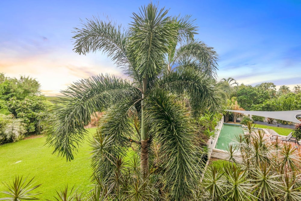 Zen Saltwater Retreat Balcony Pool Seaview