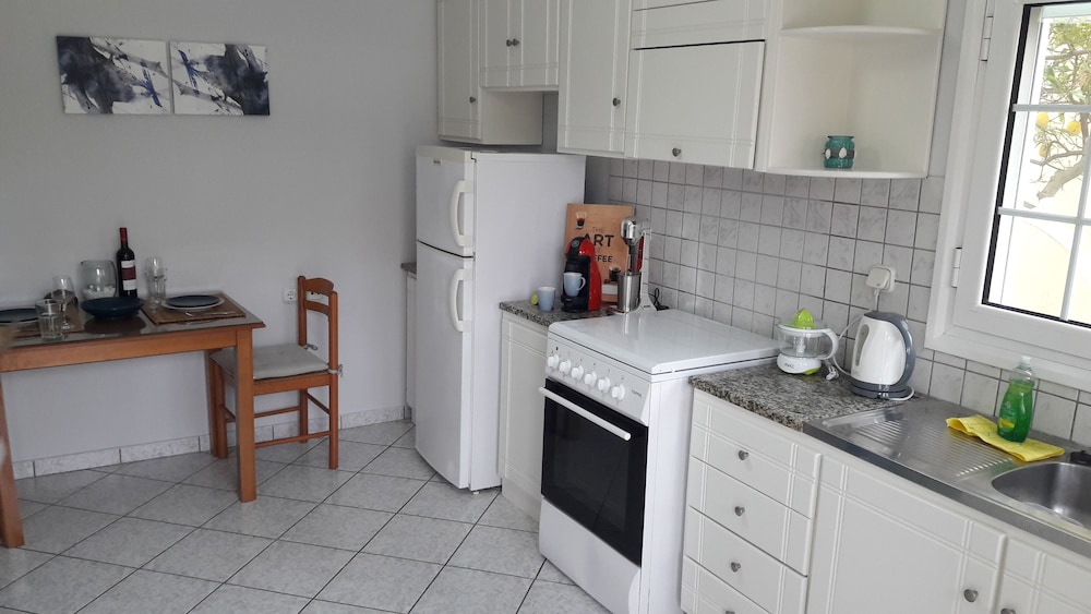 Lefkada Blue en Lefkada — kitchen