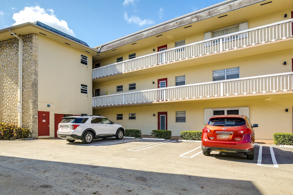 Community Pool: Lauderhill Vacation Rental