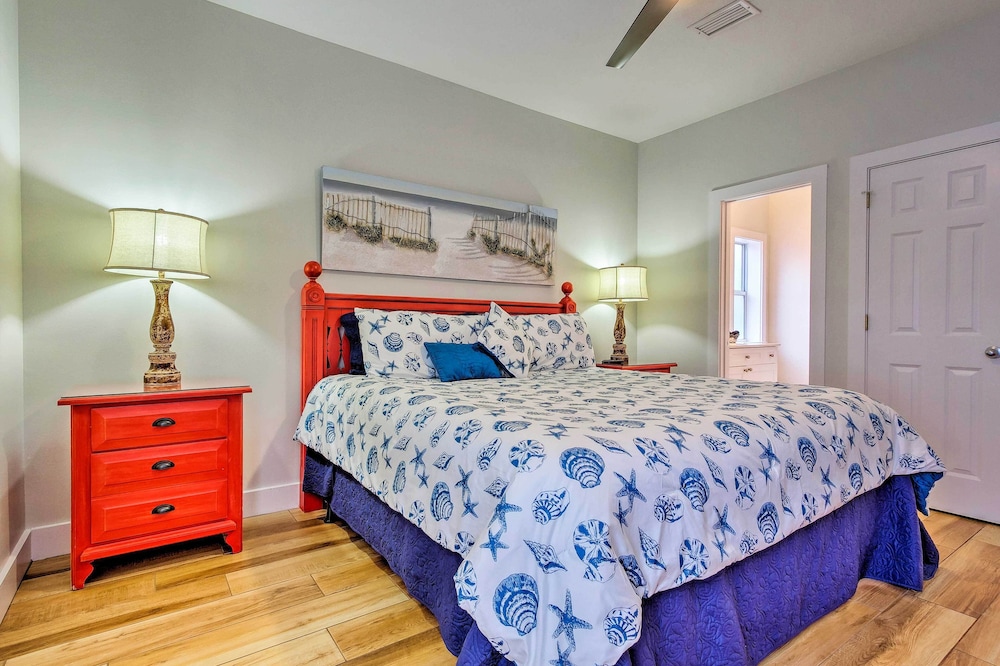 Spacious Miramar Beach Cottage w/ Beach Access! view 3