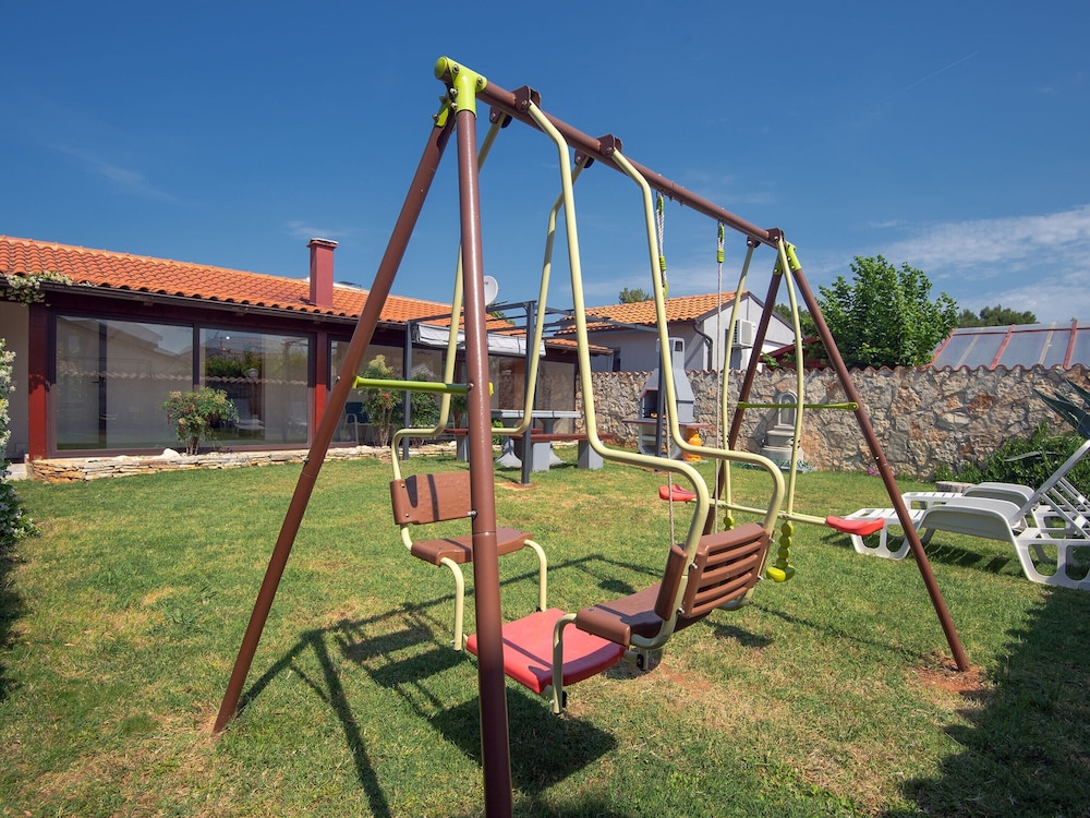 Photo 6