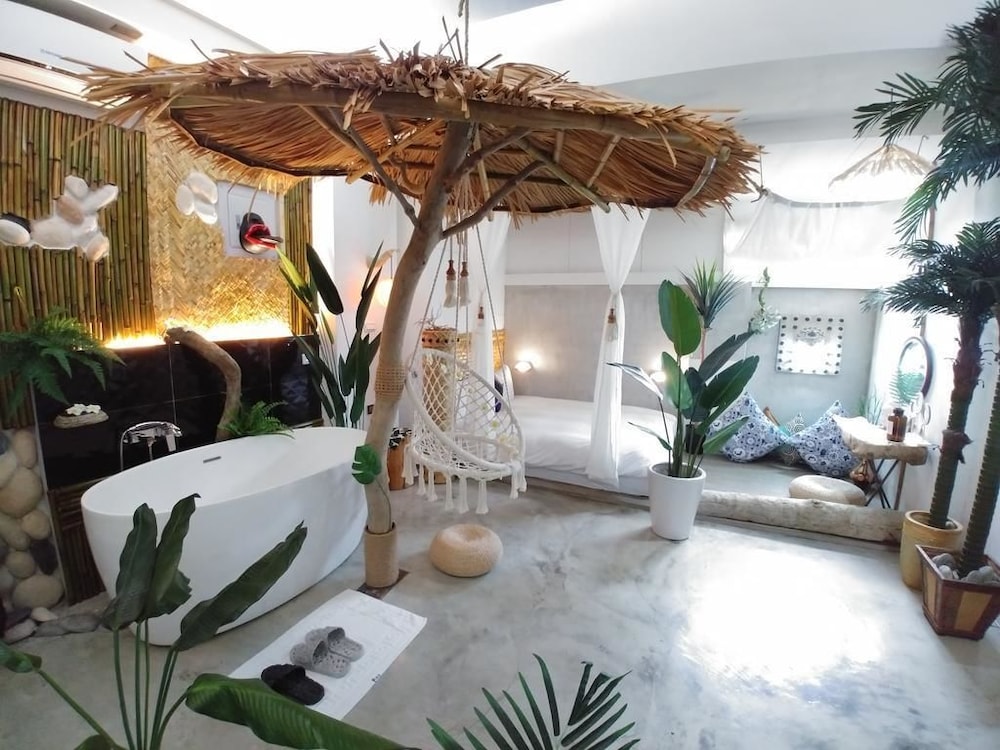 Fas Glass House B&B